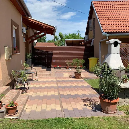 Eszter Сasa de vacaciones Balatonkeresztúr