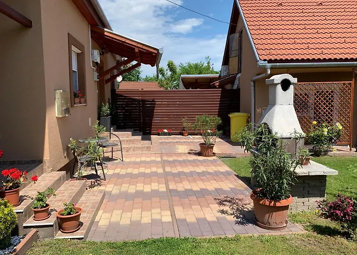 Eszter Case de vacanță Balatonkeresztúr