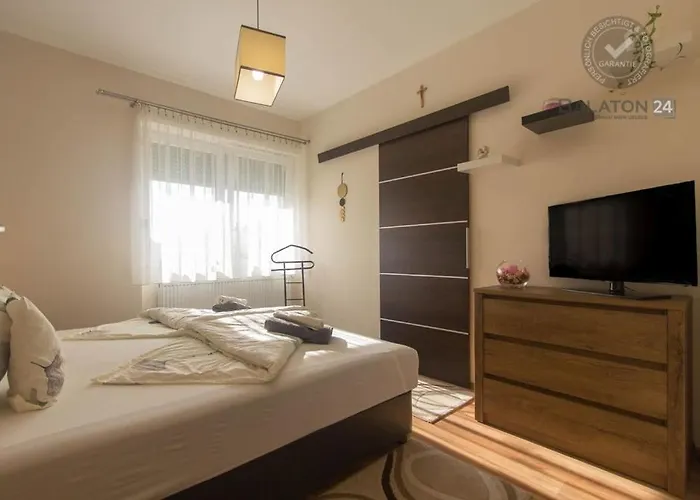 Eszter Case de vacanță